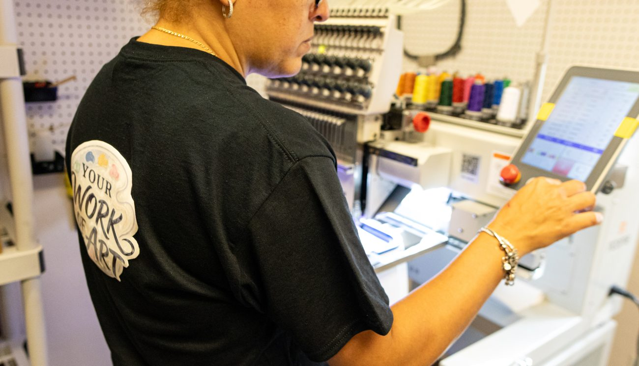 Setting up a job on the embroidery machine